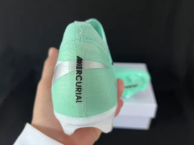 Nike Vert Blanc Tricot Chaussant Supérieur Clous Coniques Moldés Sol Firme Chaussures de Football 3