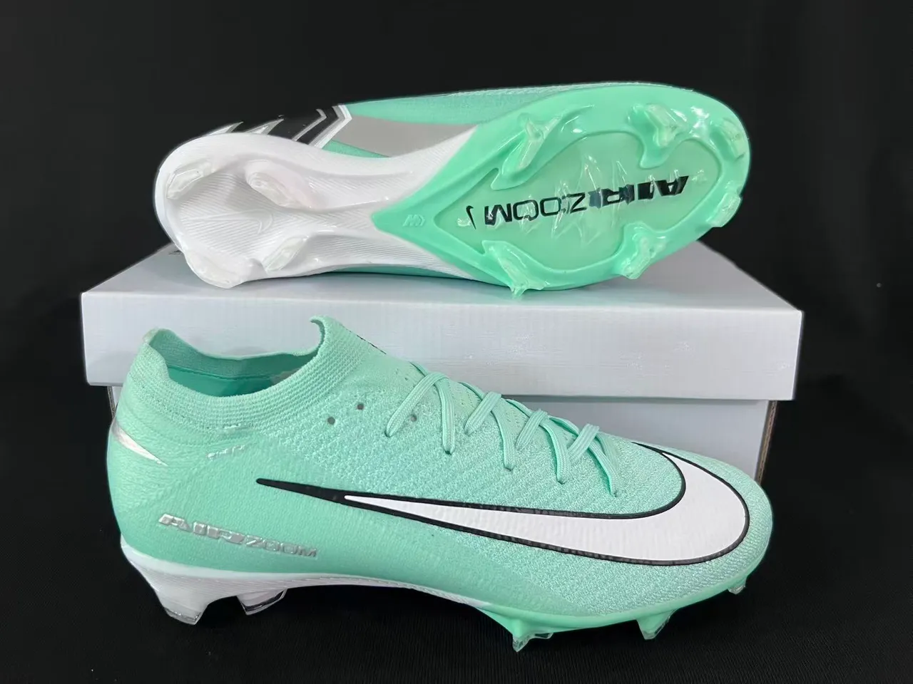 Nike Vert Blanc Tricot Chaussant Supérieur Clous Coniques Moldés Sol Firme Chaussures de Football 7
