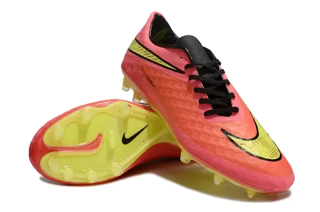 Nike Hypervenom Phantom Pink Yellow Sapatos de futebol de upper sintético com textura de ninho de abelha, corte baixo para grampo firme 4