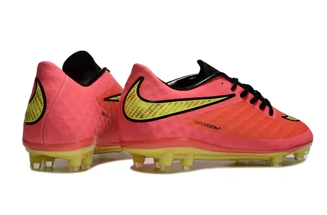 Nike Hypervenom Phantom Pink Yellow Sapatos de futebol de upper sintético com textura de ninho de abelha, corte baixo para grampo firme 5
