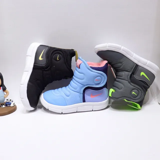 Nike बच्चों की इंसुलेटेड हाई-टॉप स्नो बूट्स 3