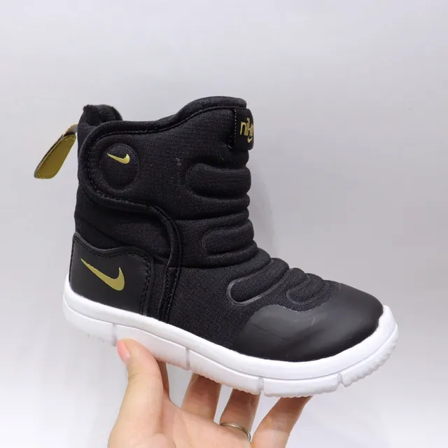 Nike बच्चों की इंसुलेटेड हाई-टॉप स्नो बूट्स 6