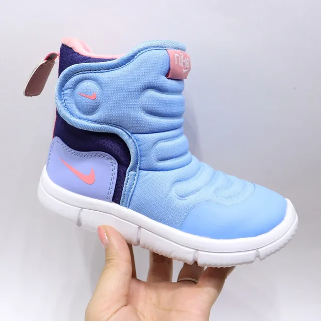 Nike बच्चों की इंसुलेटेड हाई-टॉप स्नो बूट्स 7