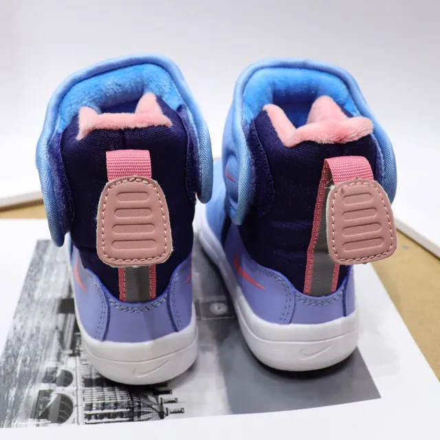 Nike बच्चों की इंसुलेटेड हाई-टॉप स्नो बूट्स 21