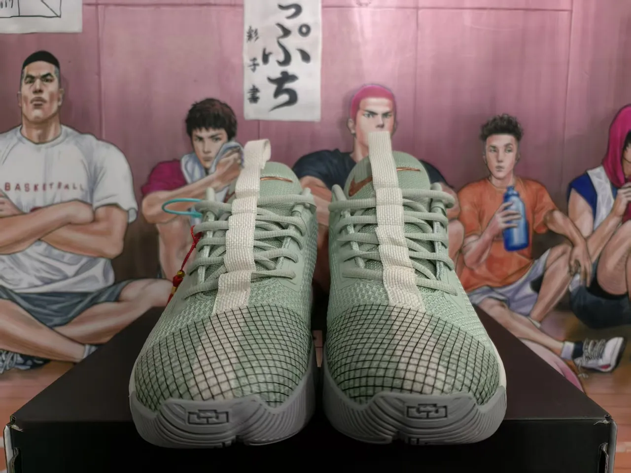 Nike LeBron Verde Vermelho Malha Tricotada Superior Swoosh Metálico de Cobre Tênis de Basquete 3