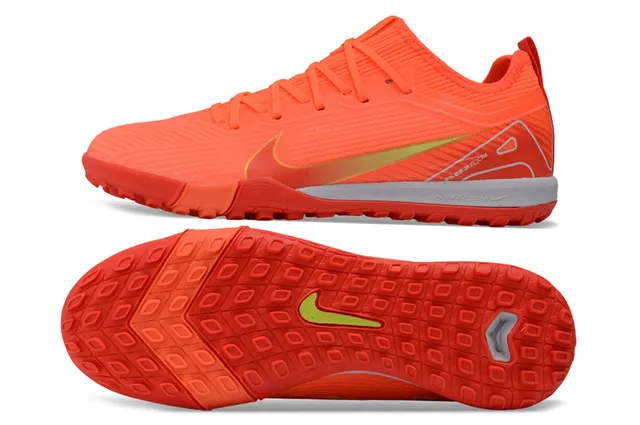 Nike Zapatillas de Fútbol Turf con Upper de Punto en Rojo y Naranja, Cuello Dinámico Ajustable 5