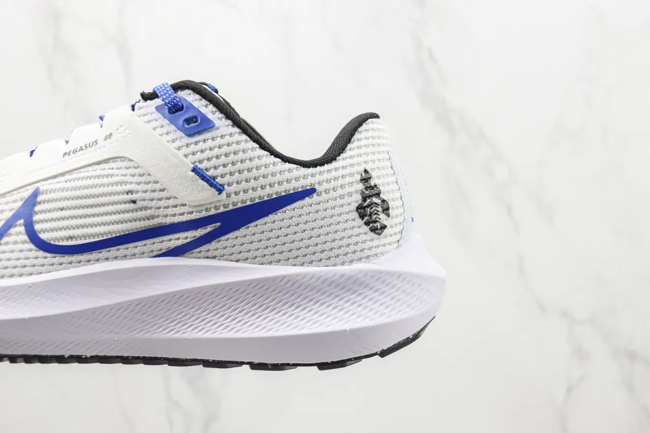 Nike Pegasus 40 白蓝跑鞋 7