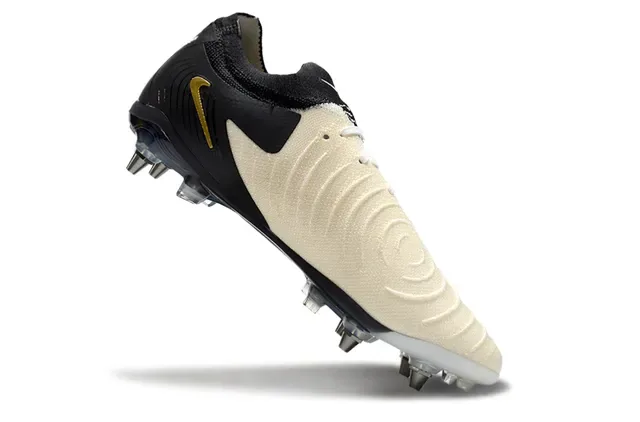 Nike Phantom GT Black Gold Asymmetrical Knit Upper Swoosh Accent Firm-Ground Soccer Shoes 2