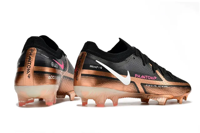 Nike Phantom GT Preto Dourado Baixo Corte Superior Sintético Recobrimento Metálico Cobre Superfície Natural Calçado de Futebol 10