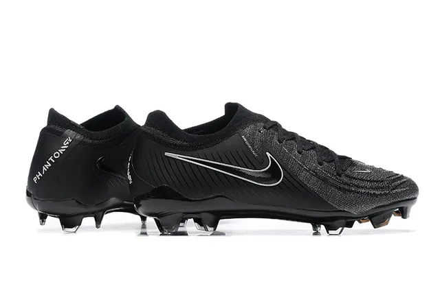 Nike Phantom GT 黑银 低帮 针织鞋面 不对称系带 FG 足球鞋 3