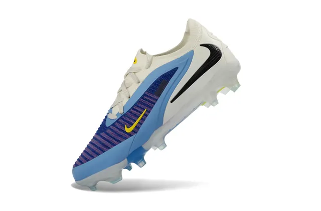 Nike Phantom GT Sapatos de futebol com upper de knit branco e azul revestimento assimétrico em terra firme 3