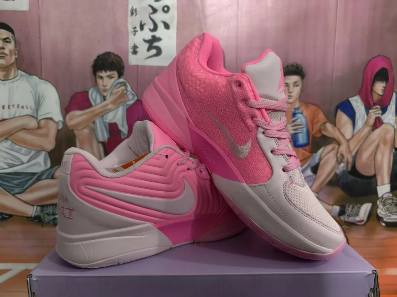 Nike গোলাপি ও ধূসর লো-টপ মেশ-এন্ড-সিন্থেটিক বাস্কেটবল জুতা 3