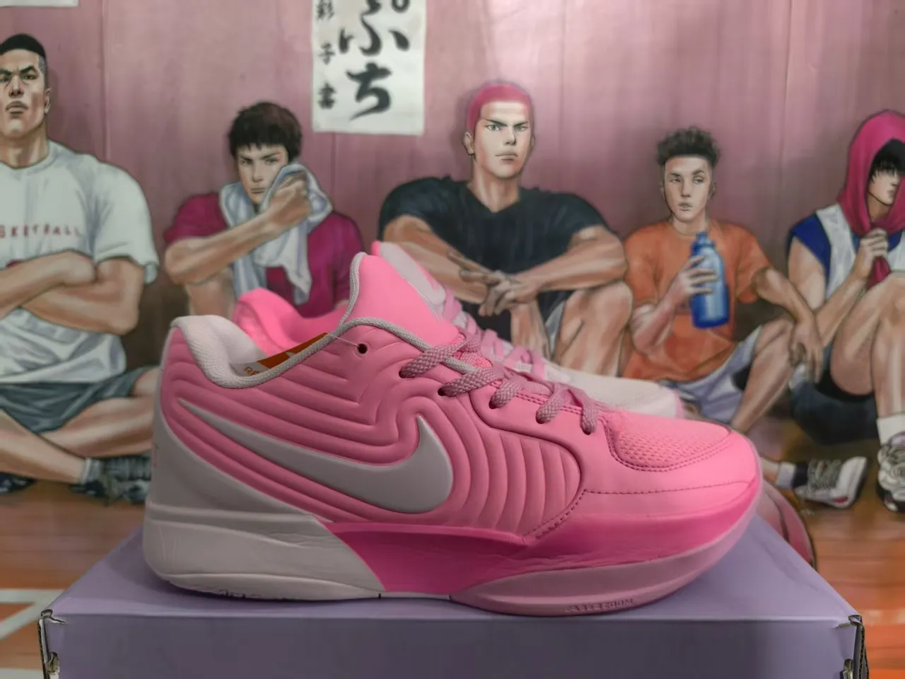 Nike গোলাপি ও ধূসর লো-টপ মেশ-এন্ড-সিন্থেটিক বাস্কেটবল জুতা 4