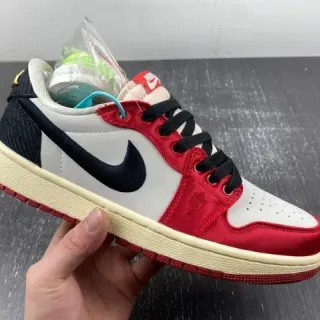 Nike أحمر أبيض بلوق كولر ساتان بانل أسلوب حياة سنيكر