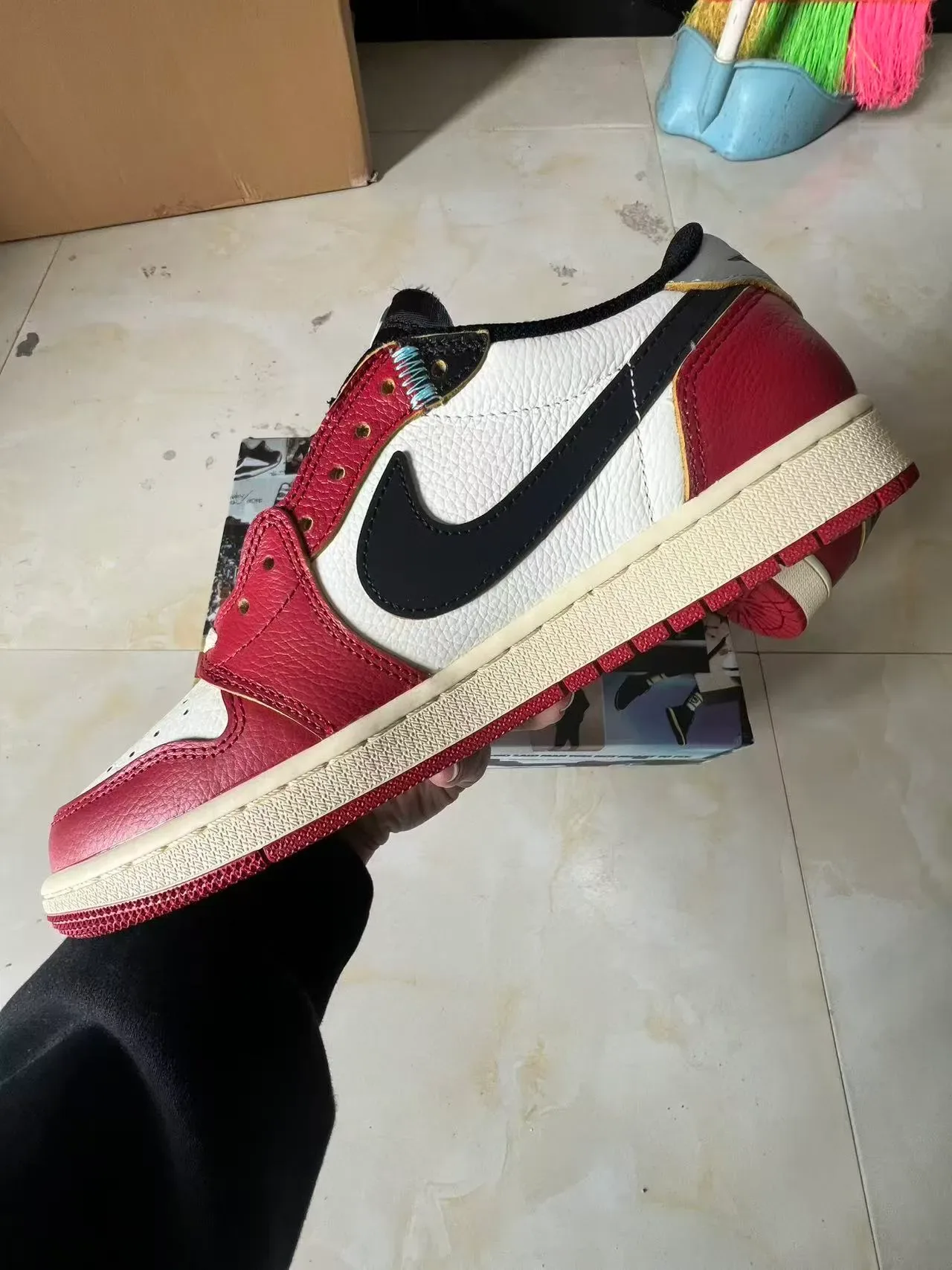 Nike Red White Low-Top Silhouette Pebbled Leather Upper Lifestyle Sneakers 5