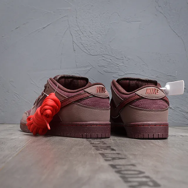 Nike SB Dunk Low Brown Valentine's Day Skateboard Shoes 3