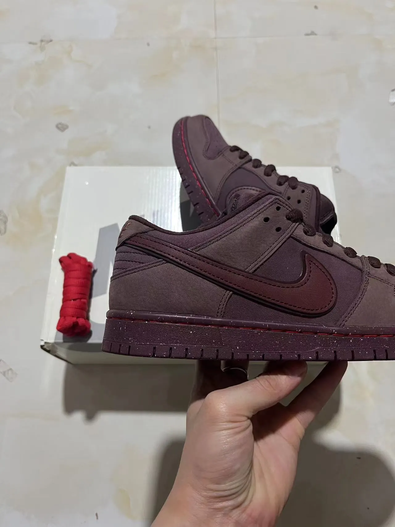 Nike SB Dunk Low বার্গান্ডি রেড সেলাই স্কেটবোর্ড শুস 7