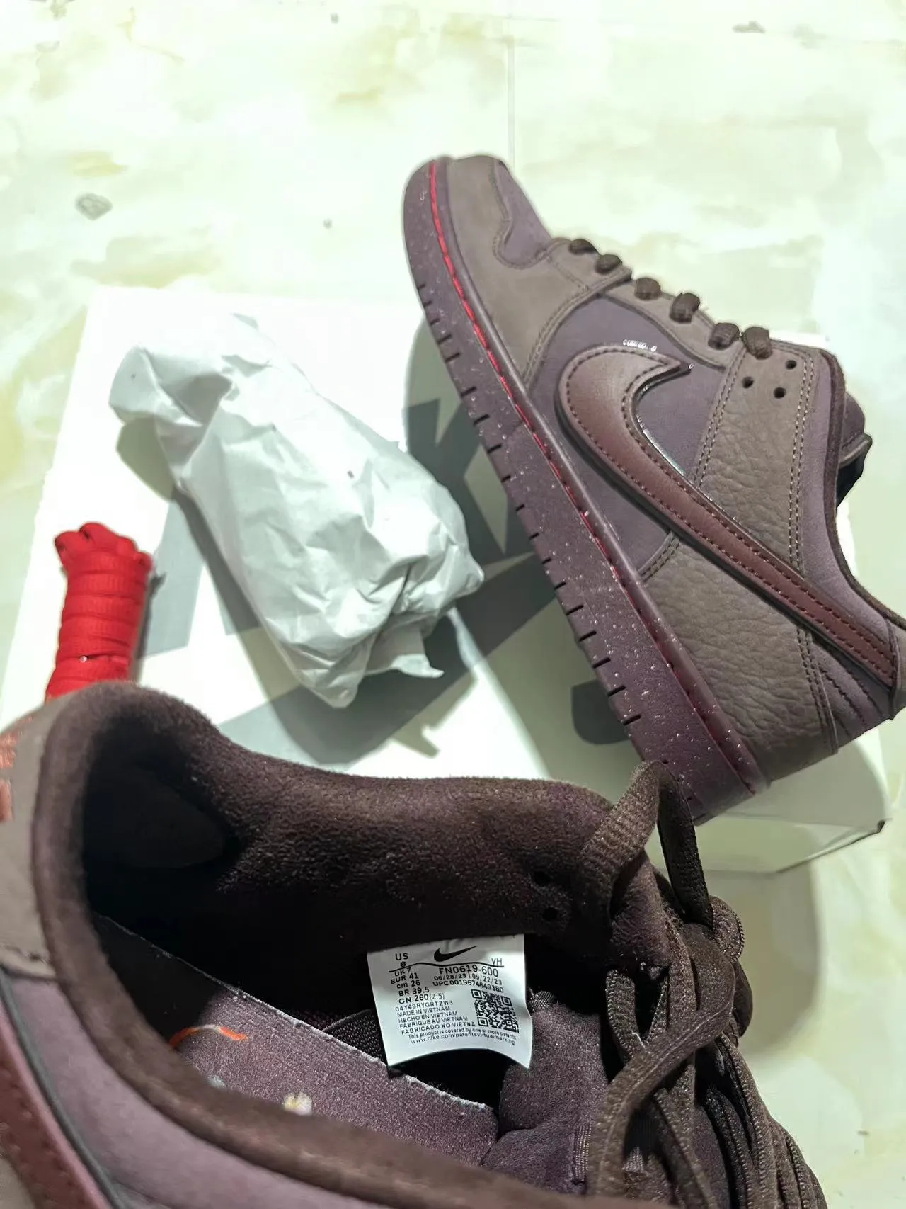 Nike SB Dunk Low বার্গান্ডি রেড সেলাই স্কেটবোর্ড শুস 9