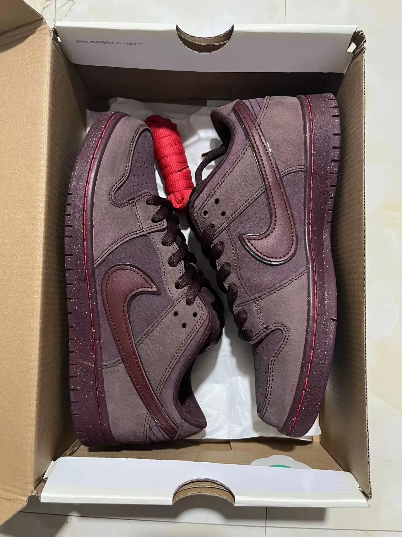 Nike SB Dunk Low বার্গান্ডি রেড সেলাই স্কেটবোর্ড শুস 11