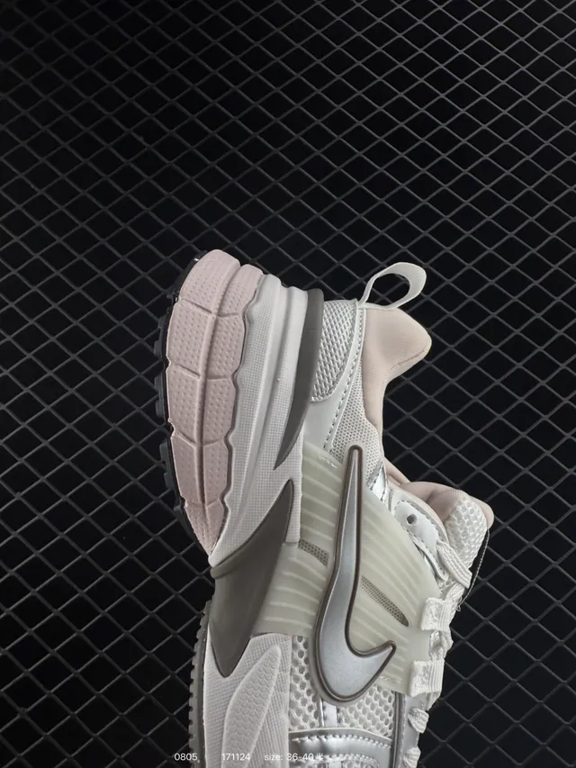 Nike V2K Run White Pink Retro Low-Top Sculpted Midsole Chunky Sneakers 5