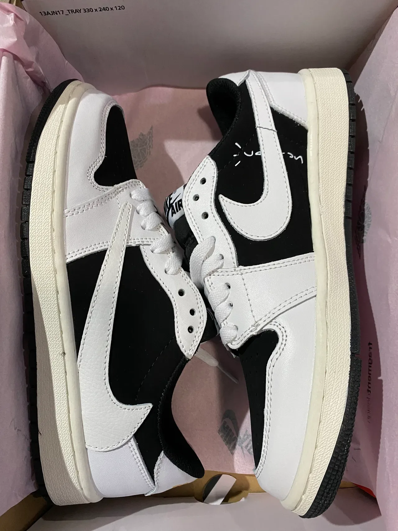 Nike White Black Low-Top Panelled Leather-Suede Lifestyle Sneakers 7