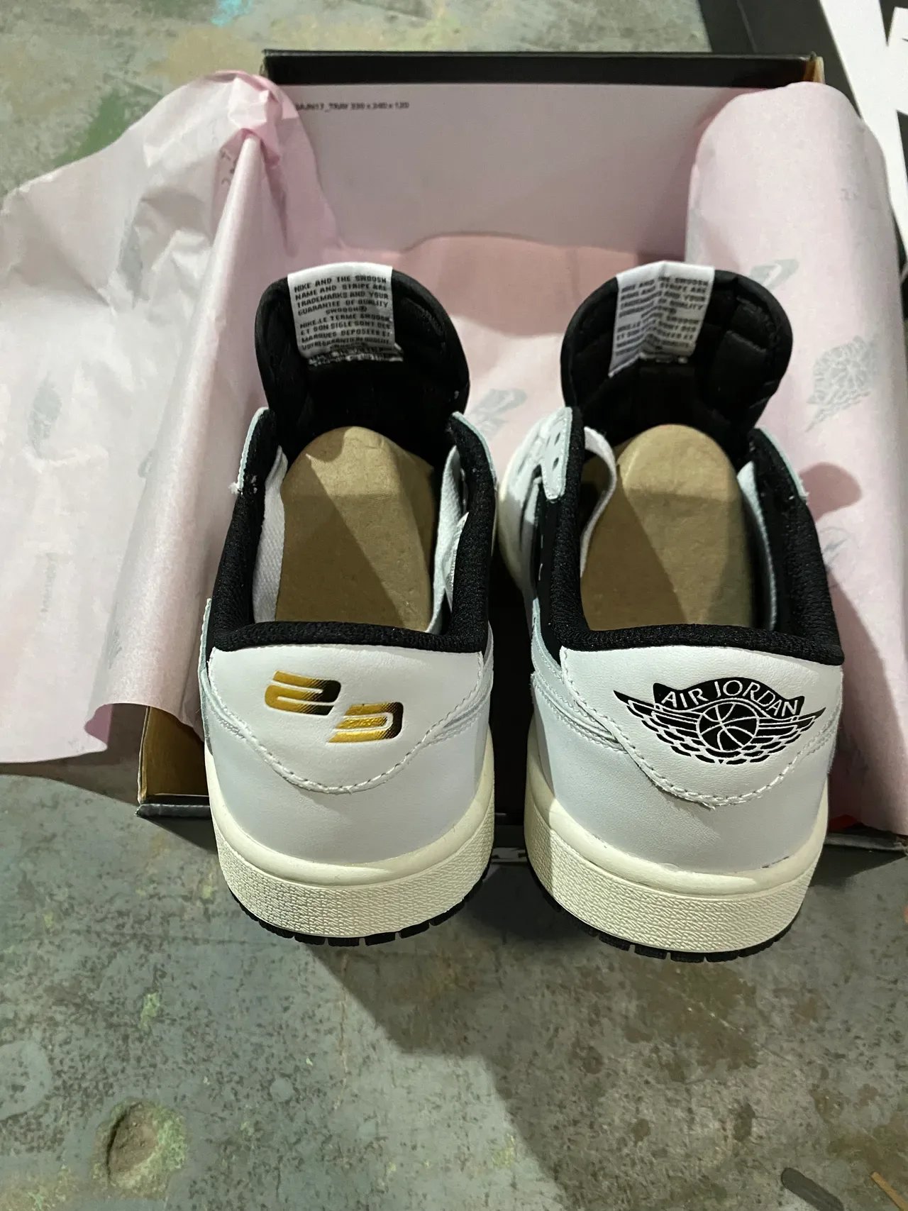 Nike White Black Low-Top Panelled Leather-Suede Lifestyle Sneakers 8