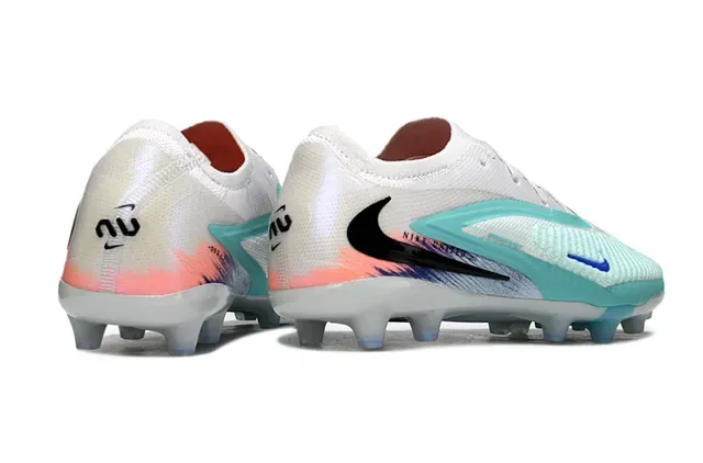 Nike Chaussures de Football Blanches Bleues Upper Knit Lacets Asymétriques Superficie Firm-Ground 5