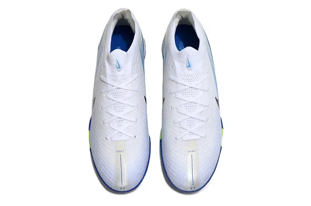 Nike Blanc Bleu Knit Upper Gradient Graphic Overlay Turf Chaussures de football 2