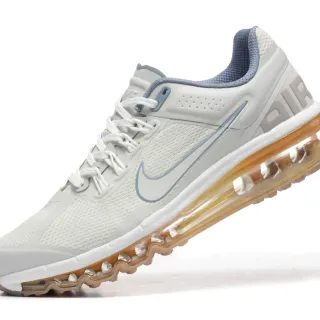 Nike tênis de corrida brancos e azuis com upper de malha, unidade Air visível em todo o comprimento Running Shoes