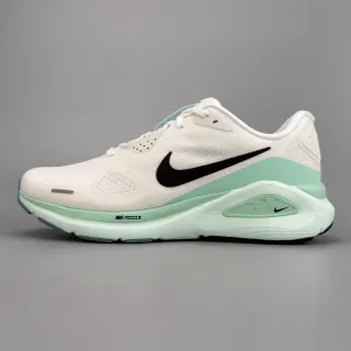Nike সাদা সবুজ ইঞ্জিনিয়ার্ড মেশ উপর স্কাল্প্টেড ReactX মিডসোল রানিং শু