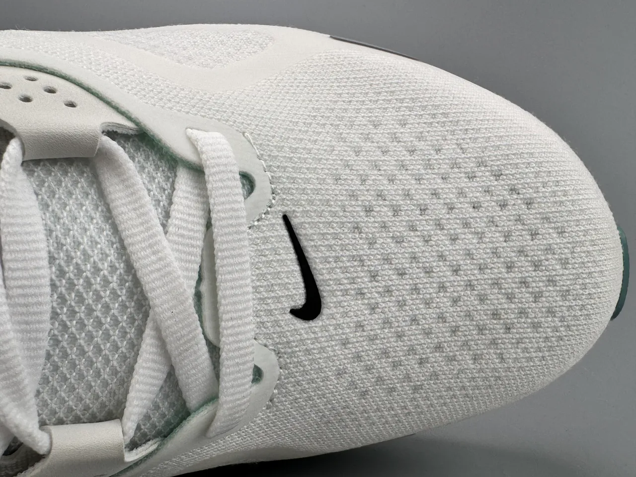 Nike White Green Engineered Mesh Upper Sculpted ReactX Midsole Running Shoes 4