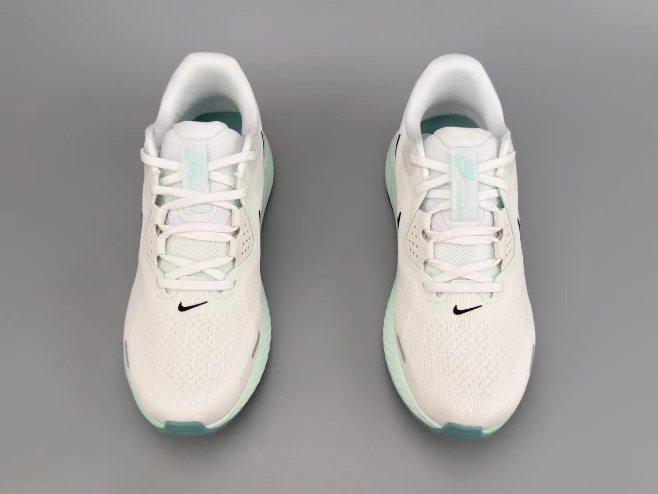 Nike White Green Engineered Mesh Upper Sculpted ReactX Midsole Running Shoes 9