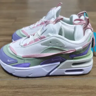 Nike أبيض متعدد الألوان طبقات مصنوعة اصطناعية متداخلة لوح باستيل أحذية أسلوب حياة