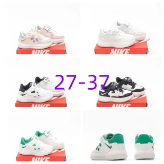 Nike أحذية رياضية أبيض متعدد الألوان منخفضة القمة حزام فيلكرو أسلوب حياة