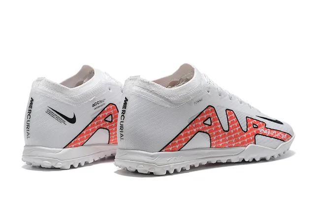 Nike أبيض برتقالي Flyknit علوة درب مدببة كرة القدم للملعب 5