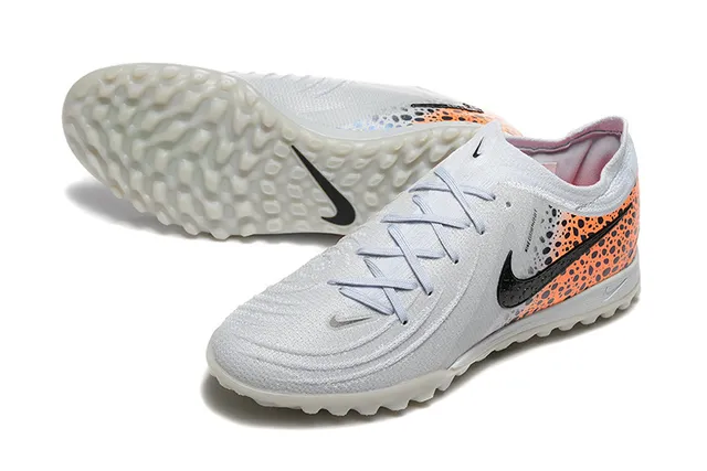 Nike zapatillas de fútbol turf blanco y naranja con upper de knit y panel de talón con motas 7