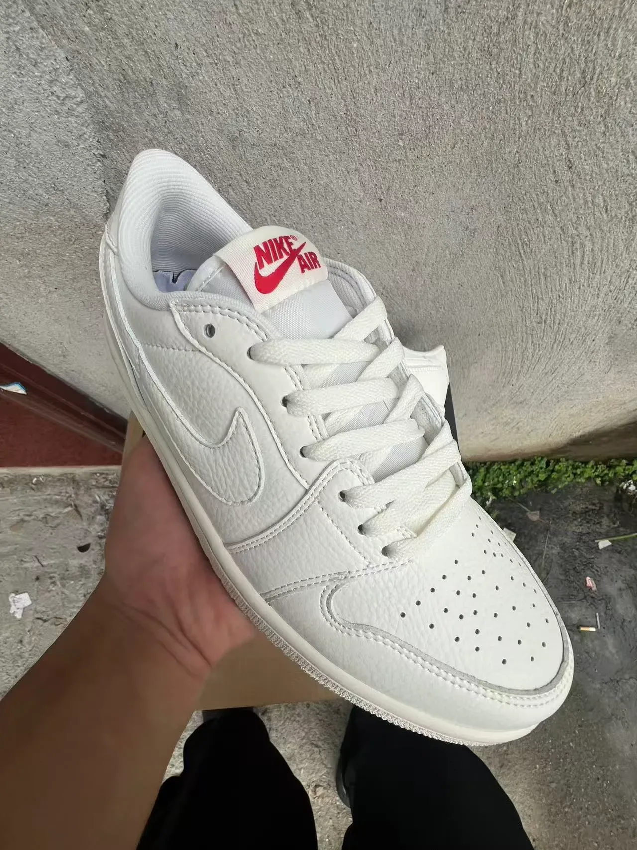Nike White Textured Leather Cupsole Lifestyle Sneakers 2