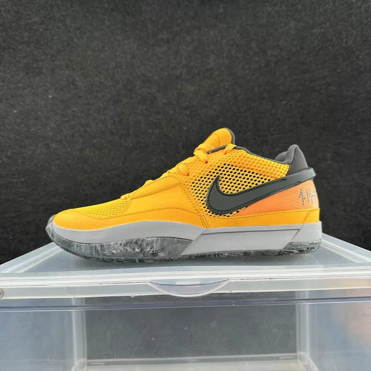 Nike Yellow Black Mesh Upper Low-Top Silhouette Lifestyle Sneakers 2
