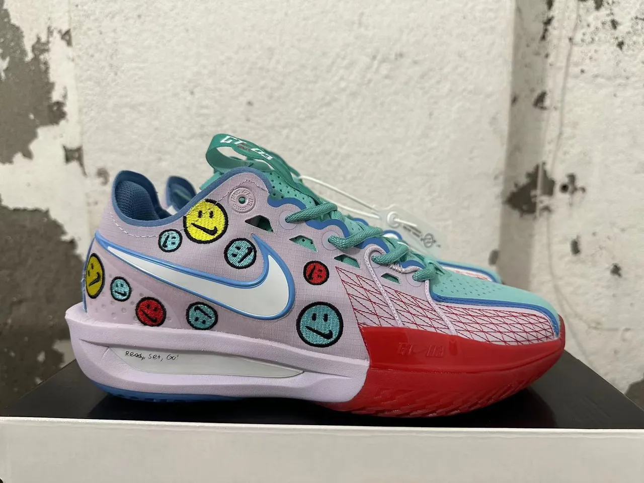 Nike Zoom Freak Rosto Sorridente Roxo Vermelho Tênis de Basquete de Cano Alto 4