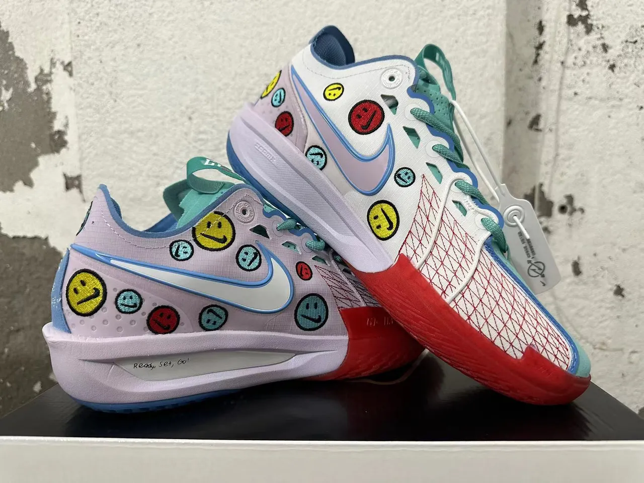 Nike Zoom Freak Rosto Sorridente Roxo Vermelho Tênis de Basquete de Cano Alto 5
