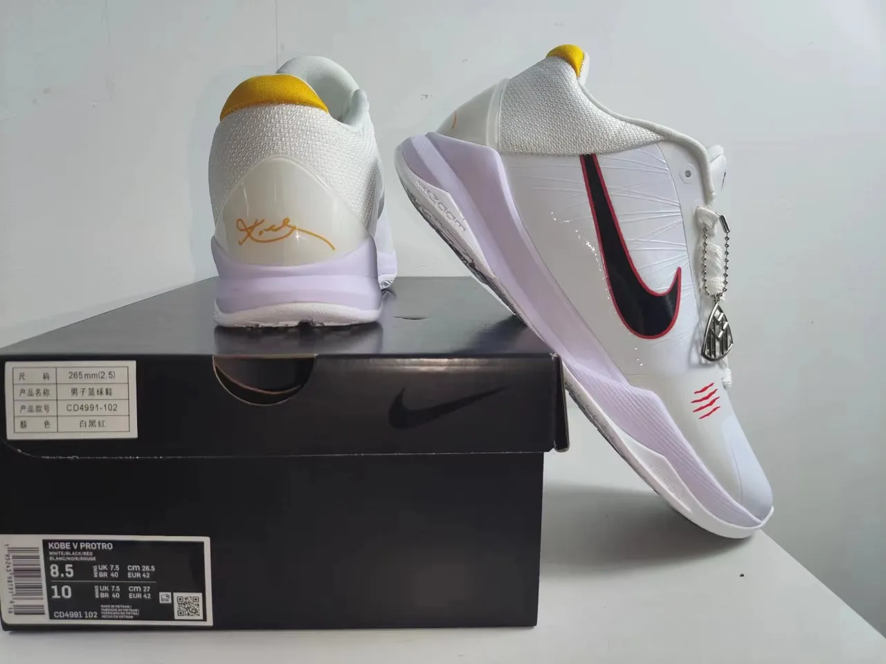Nike Zoom Kobe V White Black Red أحذية كرة السلة 7