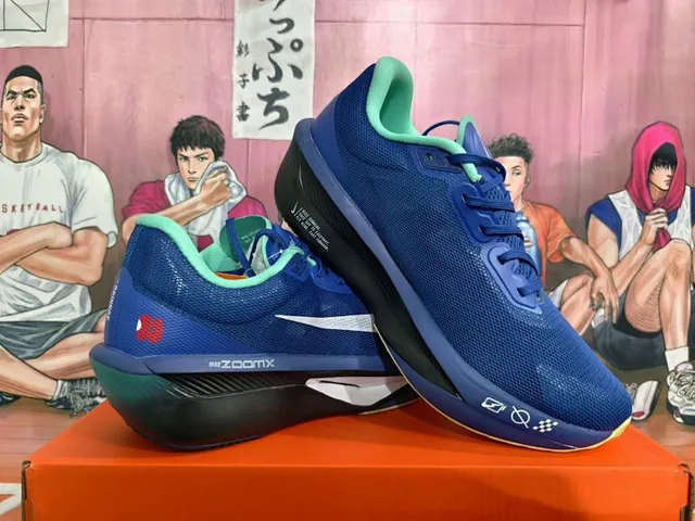 Nike ZoomX Blue and Mint Green Breathable Mesh Running Shoes 2