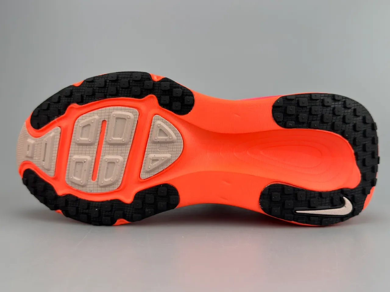 Nike ZoomX Invincible Run Pink Orange Engineered Knit Upper Sculpted Midsole Running Shoes 4