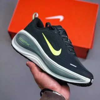 Nike ZoomX Invincible Run أحذية الجري