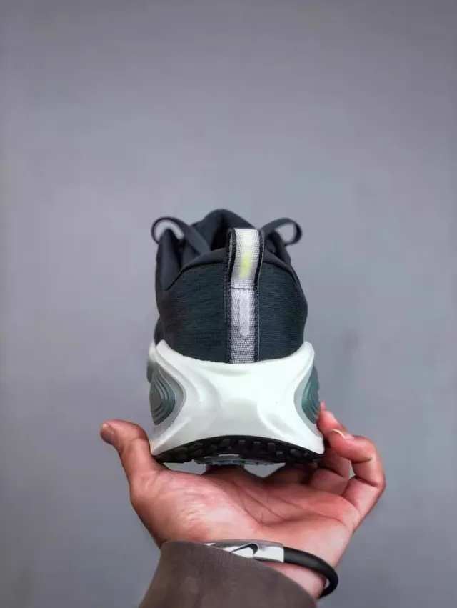 Nike ZoomX Invincible Run chaussures de course 7