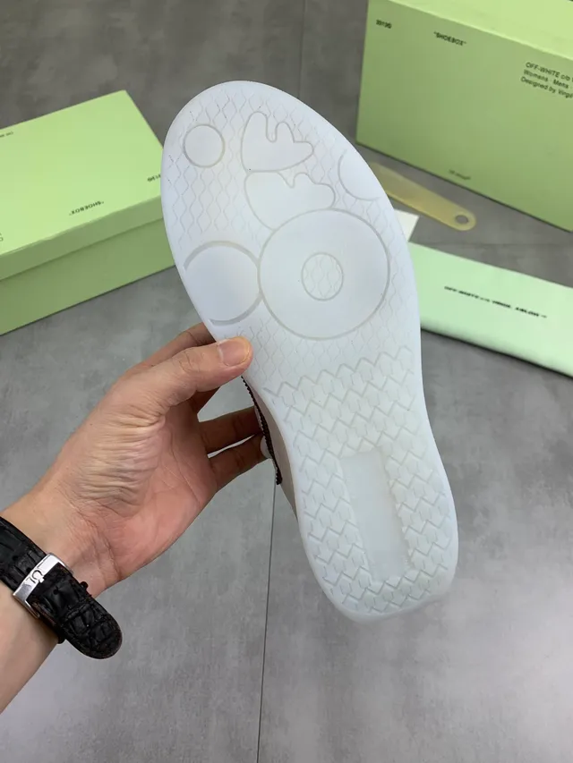 Off-White بيج سويد وجلد متعدد الطبقات تفاصيل الإغلاق الصناعي مع رباط زيب-تاي حذاء أسلوب حياة رياضي 2
