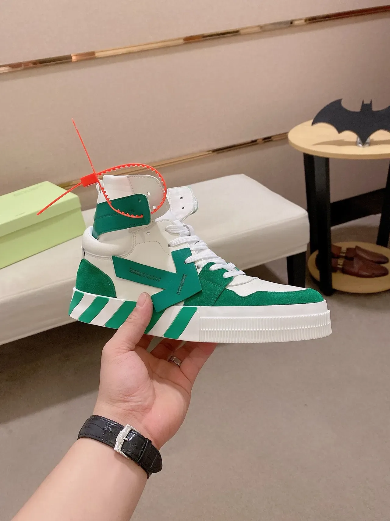 Off-White हरा हाई टॉप औद्योगिक पट्टी लाइफस्टाइल स्नीकर 4