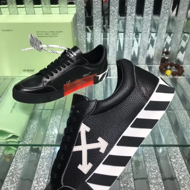 Off-White Industrial Low Sneakers Lifestyle Noir Cuir 5