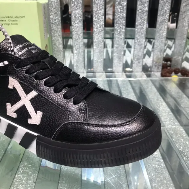 Off-White Industrial Low Sneakers Lifestyle Noir Cuir 7