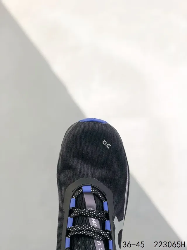 On Cloudmonster 黑色、紫色、蓝色跑鞋 8
